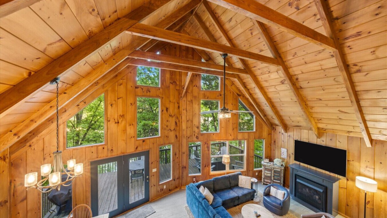 Photo of Livingroom in Flat Hollow Marina