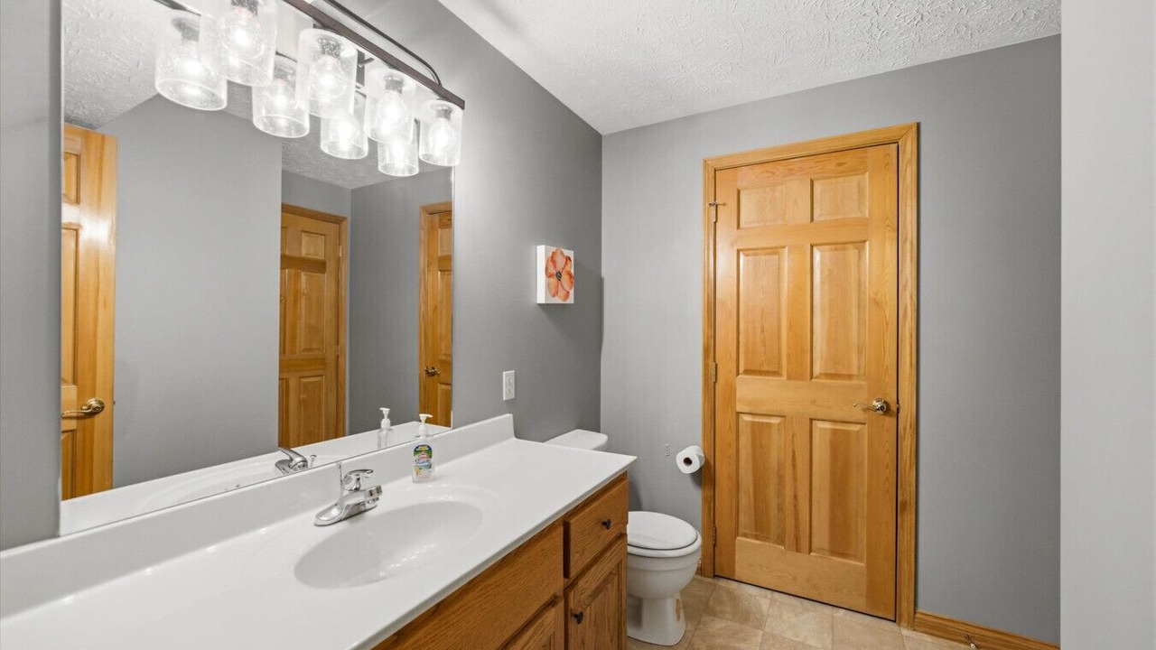 Photo of Bathroom in Flat Hollow Marina