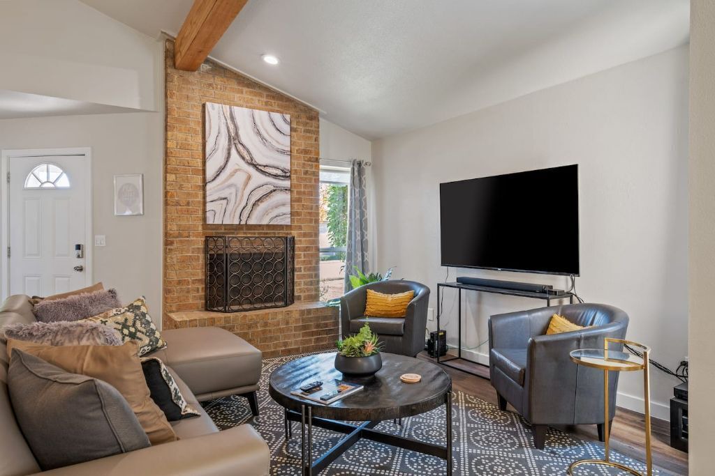Photo of Livingroom in Bedford