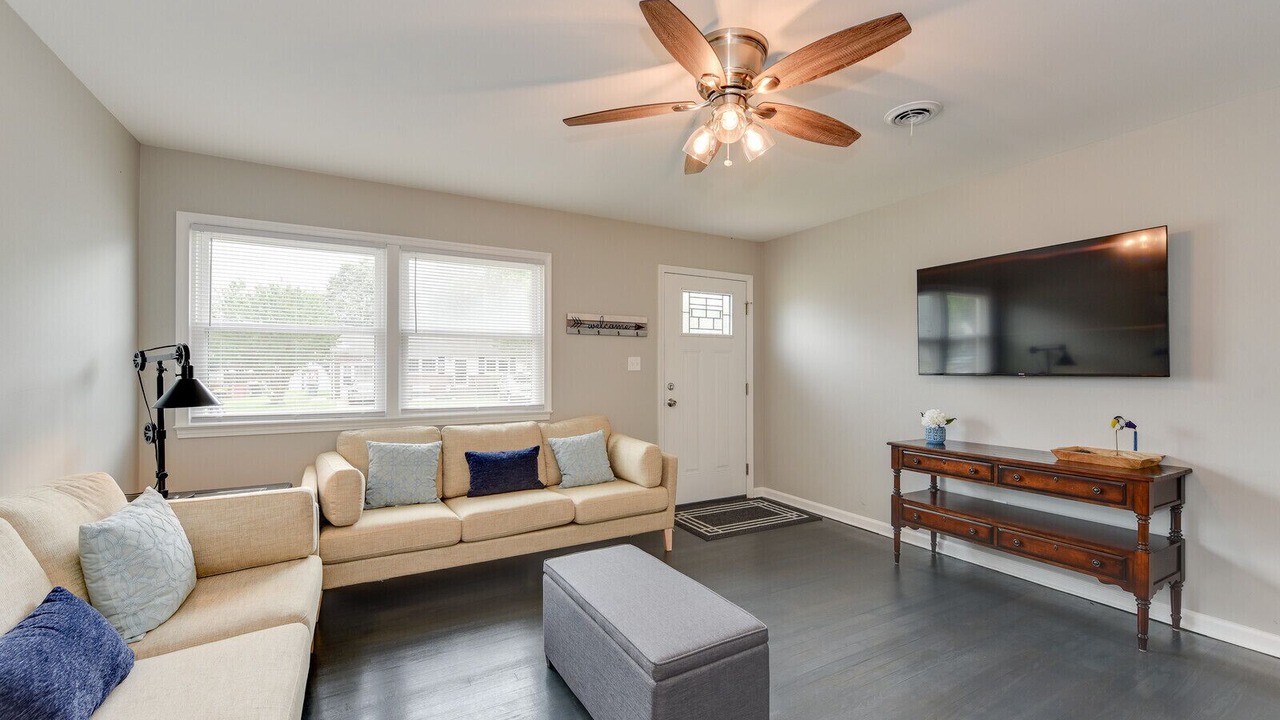 Photo of Livingroom in Newport News