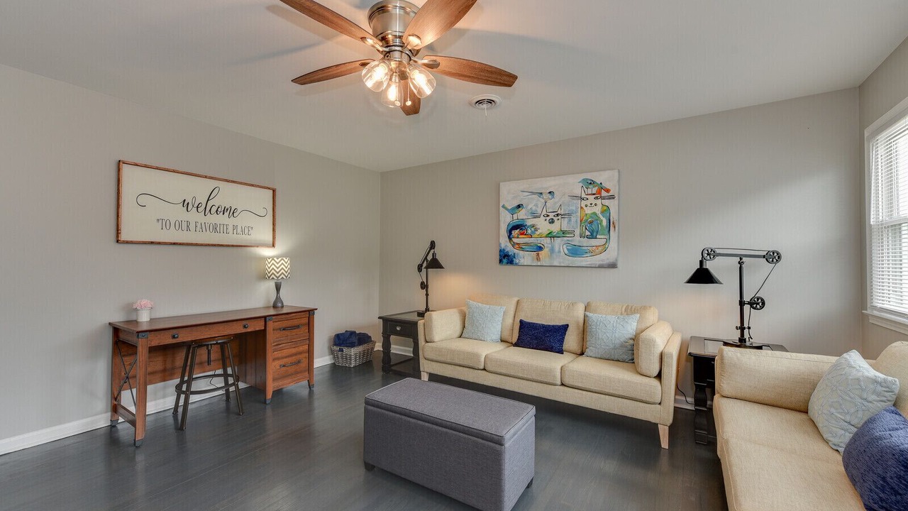 Photo of Livingroom in Newport News