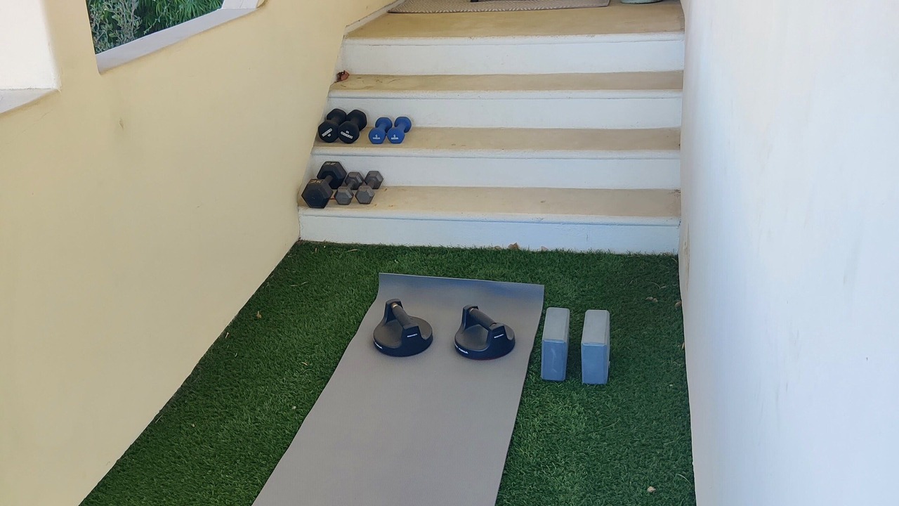 Photo of Others in Hollywood Hills West