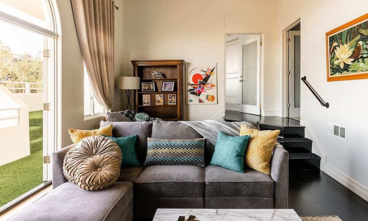 Photo of Livingroom in Hollywood Hills West