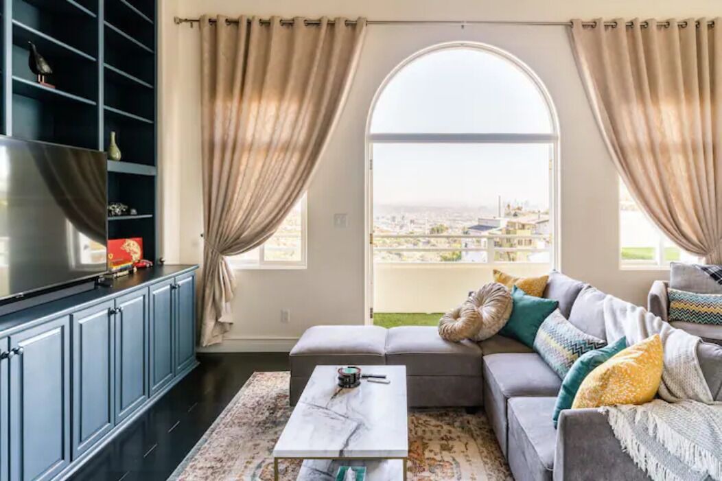 Photo of Livingroom in Hollywood Hills West
