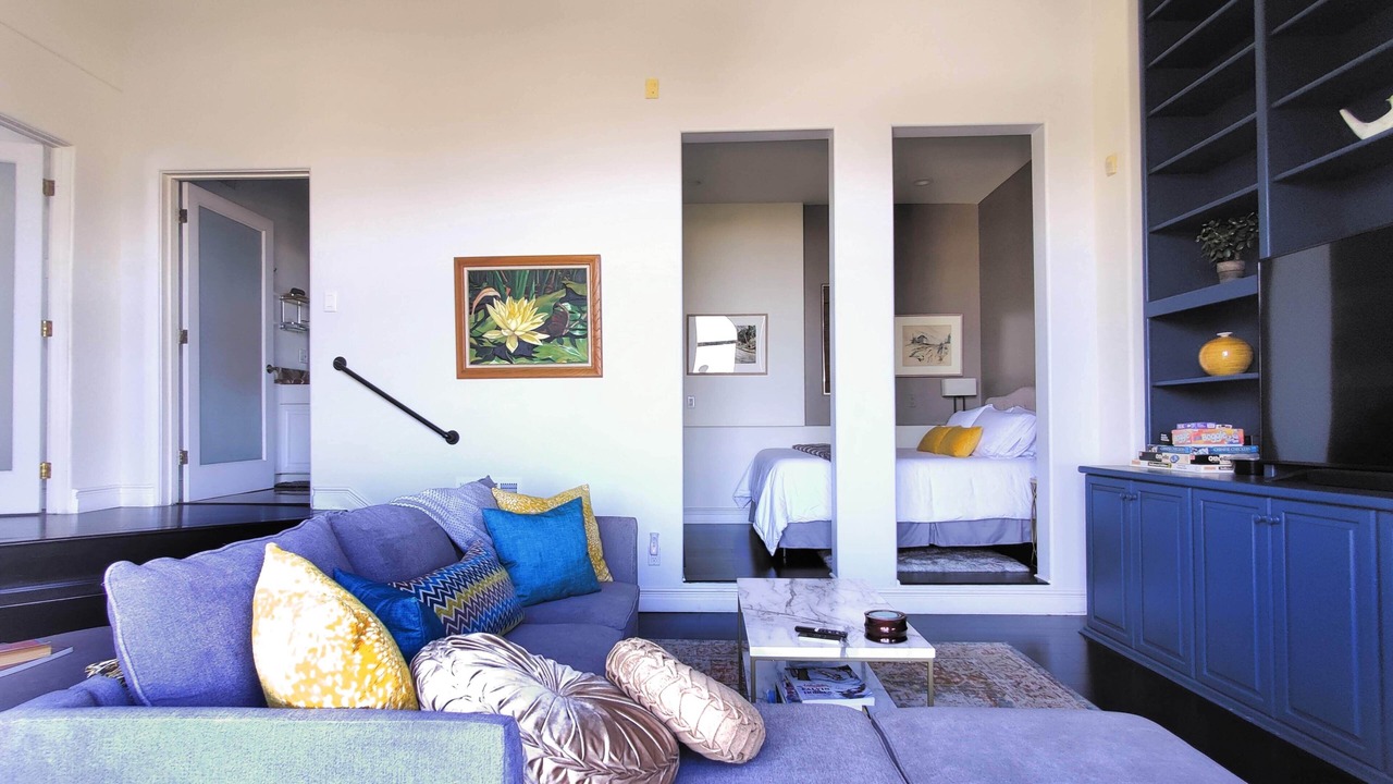 Photo of Livingroom in Hollywood Hills West