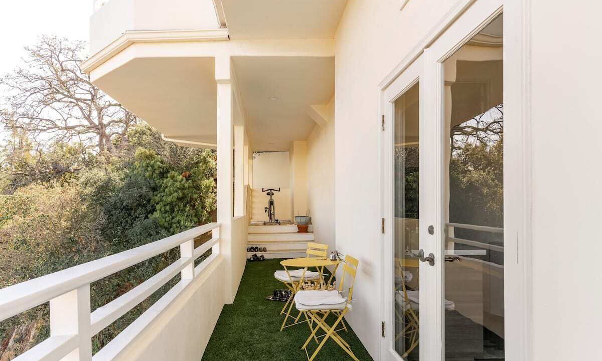 Photo of Outdoor in Hollywood Hills West
