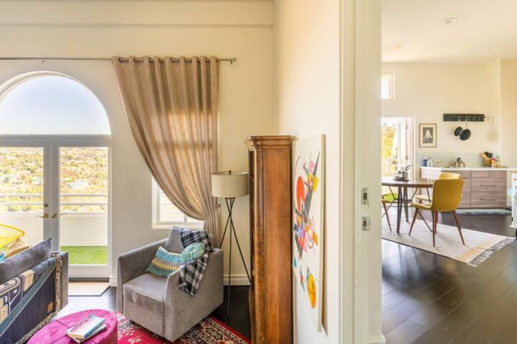 Photo of Livingroom in Hollywood Hills West