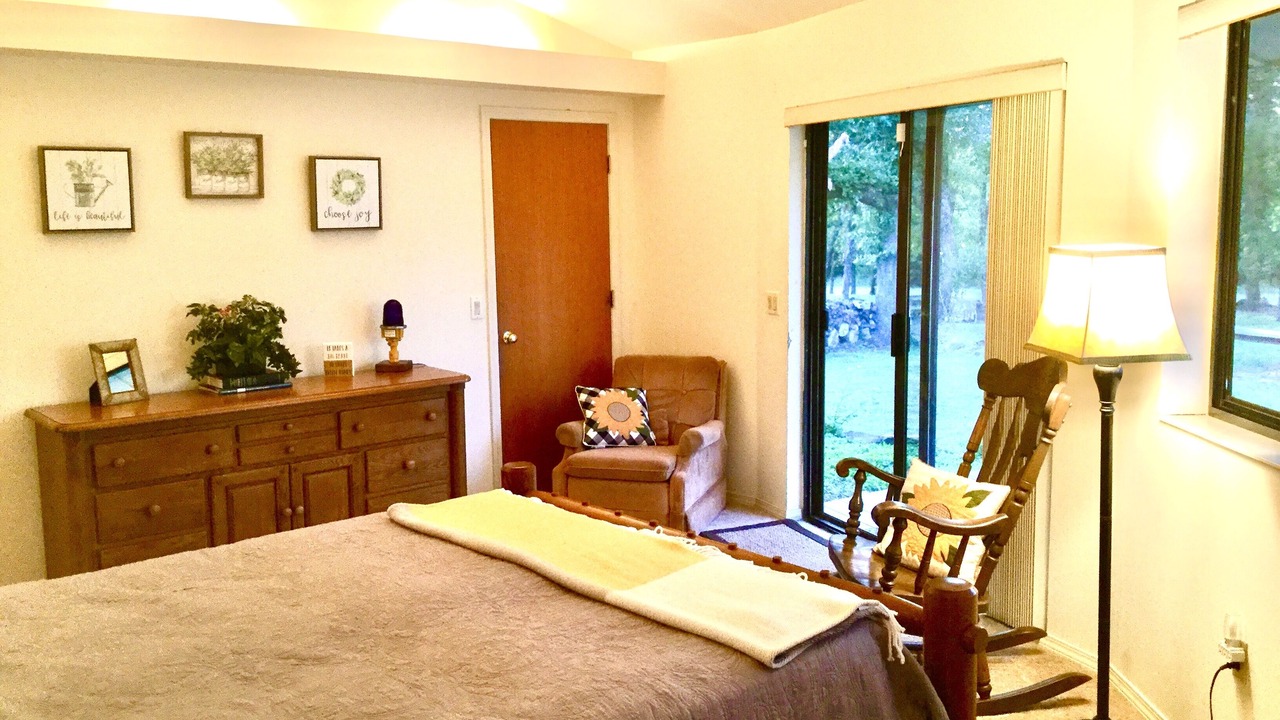 Photo of Bedroom in Cookson
