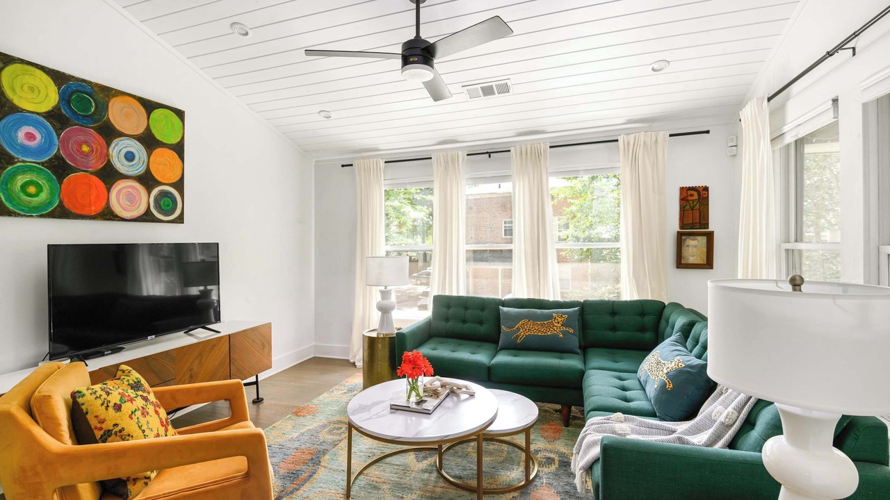 Photo of Livingroom in Inman Park