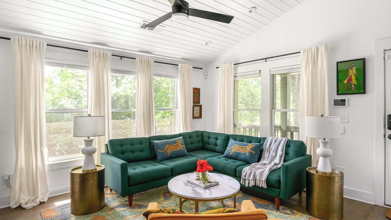 Photo of Livingroom in Inman Park