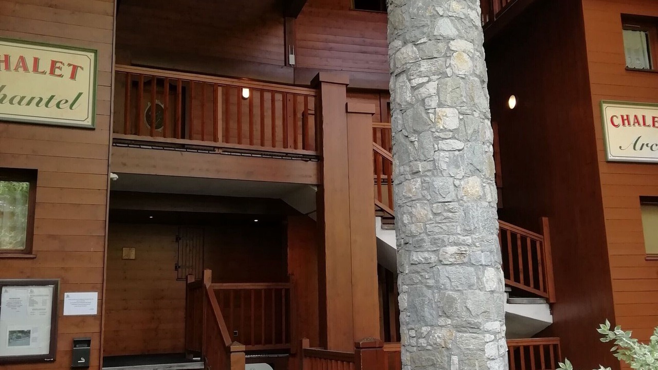 Photo of Outdoor in Arc-1800