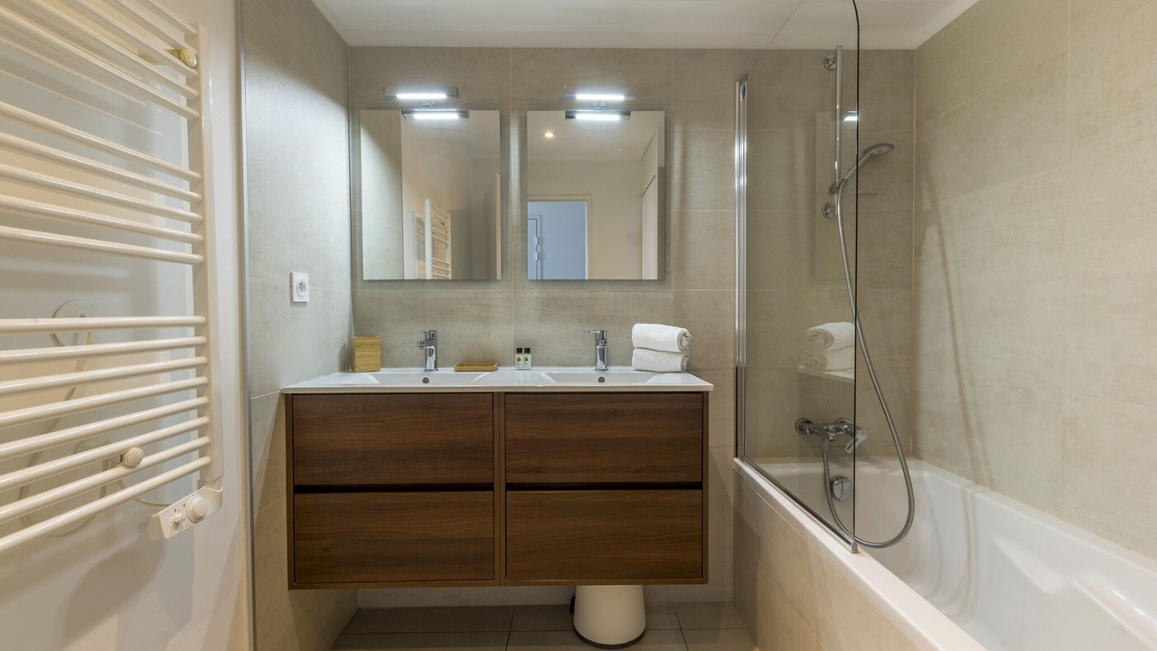Photo of Bathroom in Gares