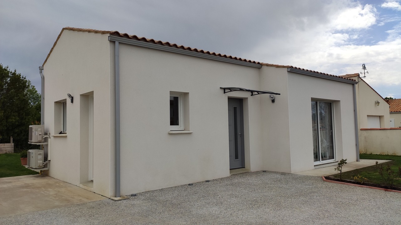 Photo of Outdoor in Pont l'Abbe d'Arnoult