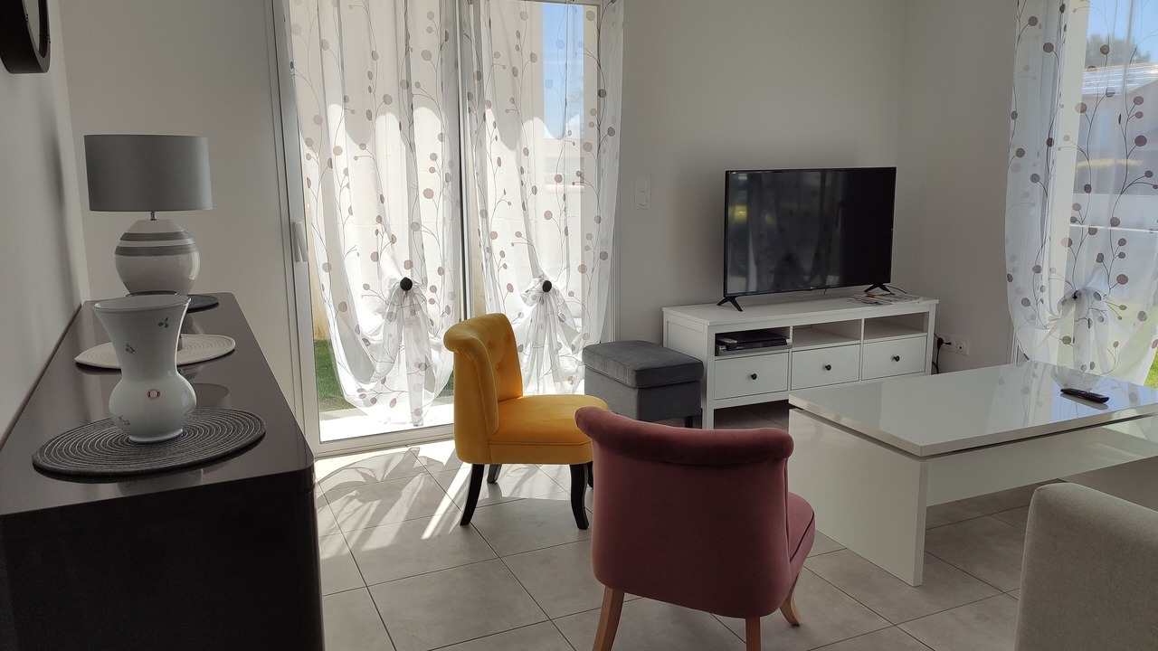 Photo of Livingroom in Pont l'Abbe d'Arnoult