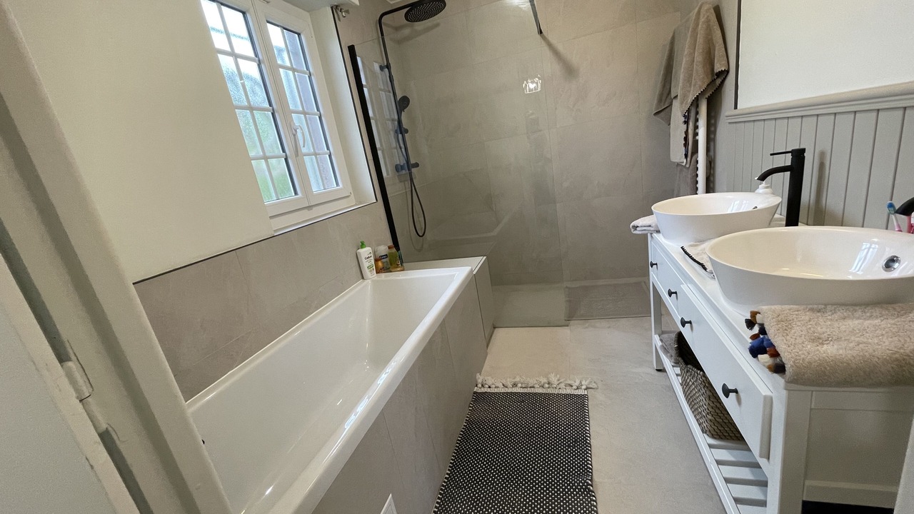 Photo of Bathroom in Saint-Arnoult