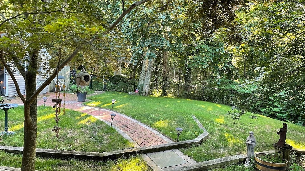 Photo of Others in Baiting Hollow