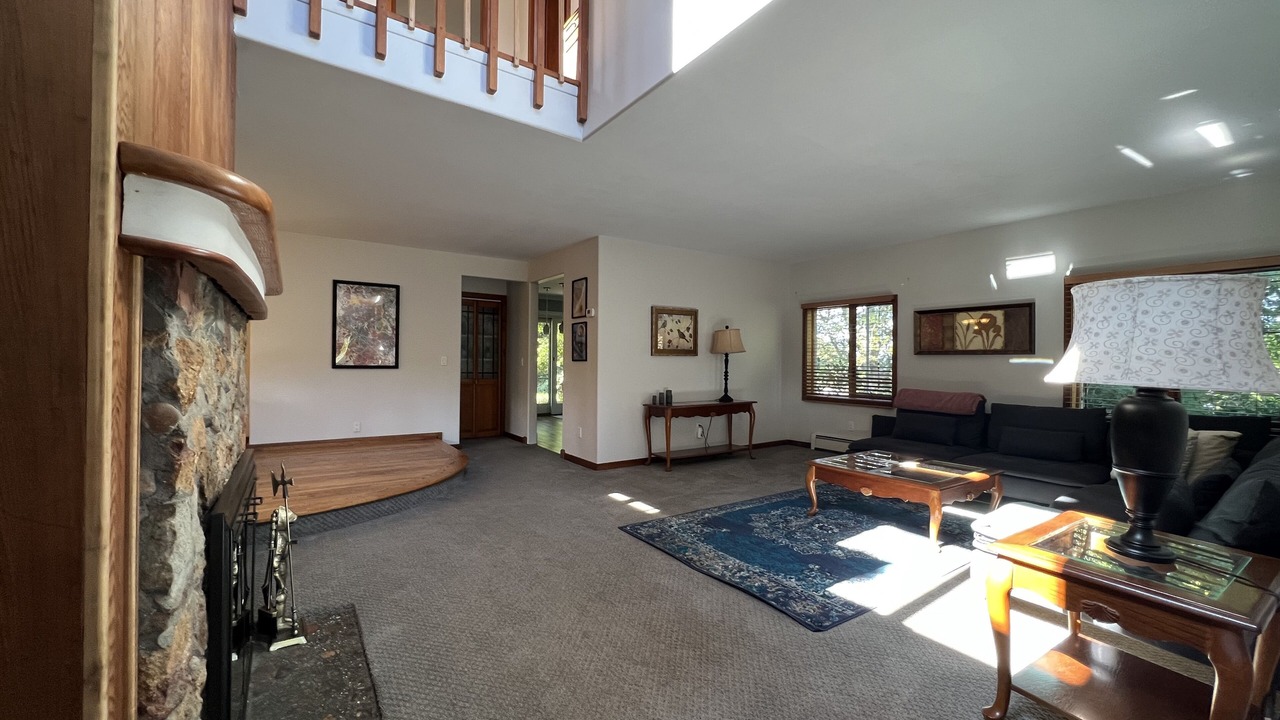 Photo of Livingroom in Baiting Hollow