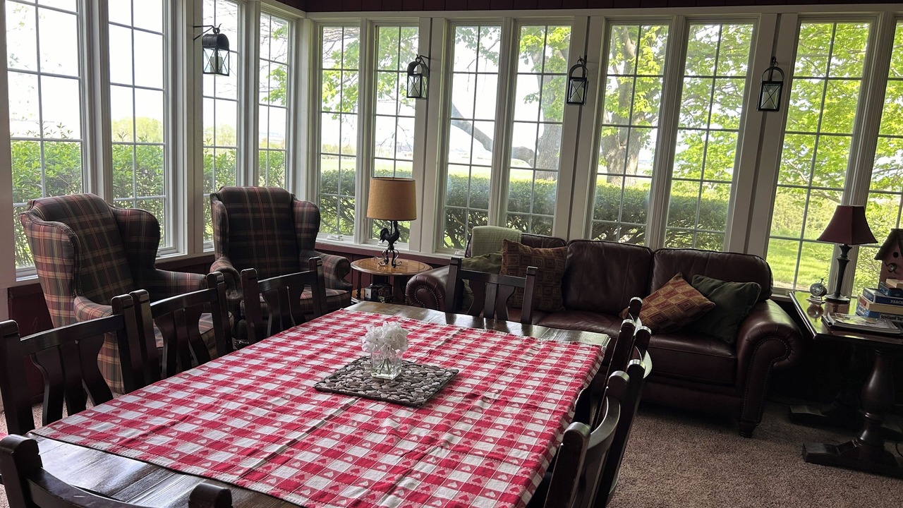 Photo of Bedroom in Saunders County