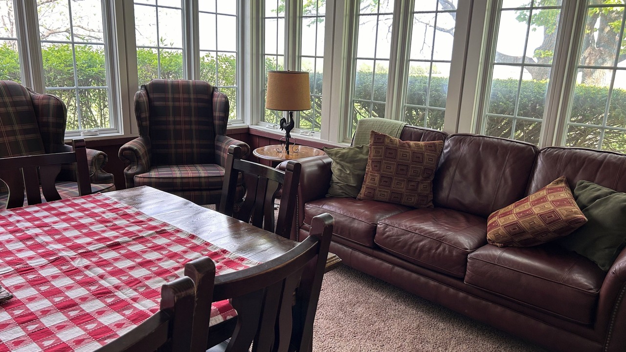 Photo of Bedroom in Saunders County