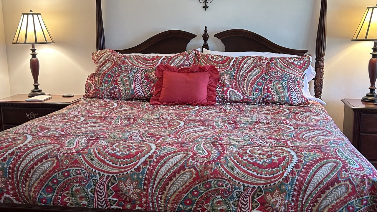 Photo of Bedroom in Saunders County