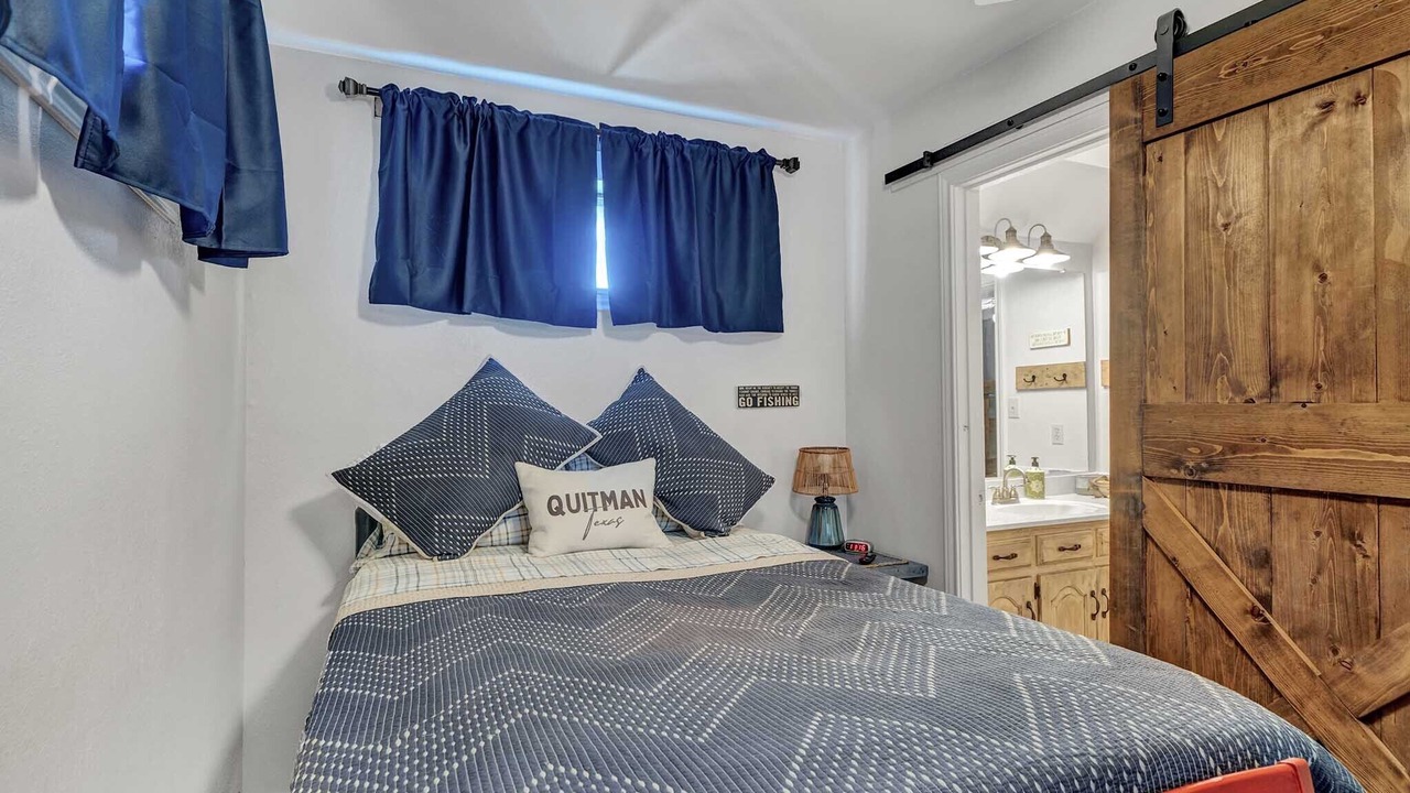 Photo of Bedroom in Quitman