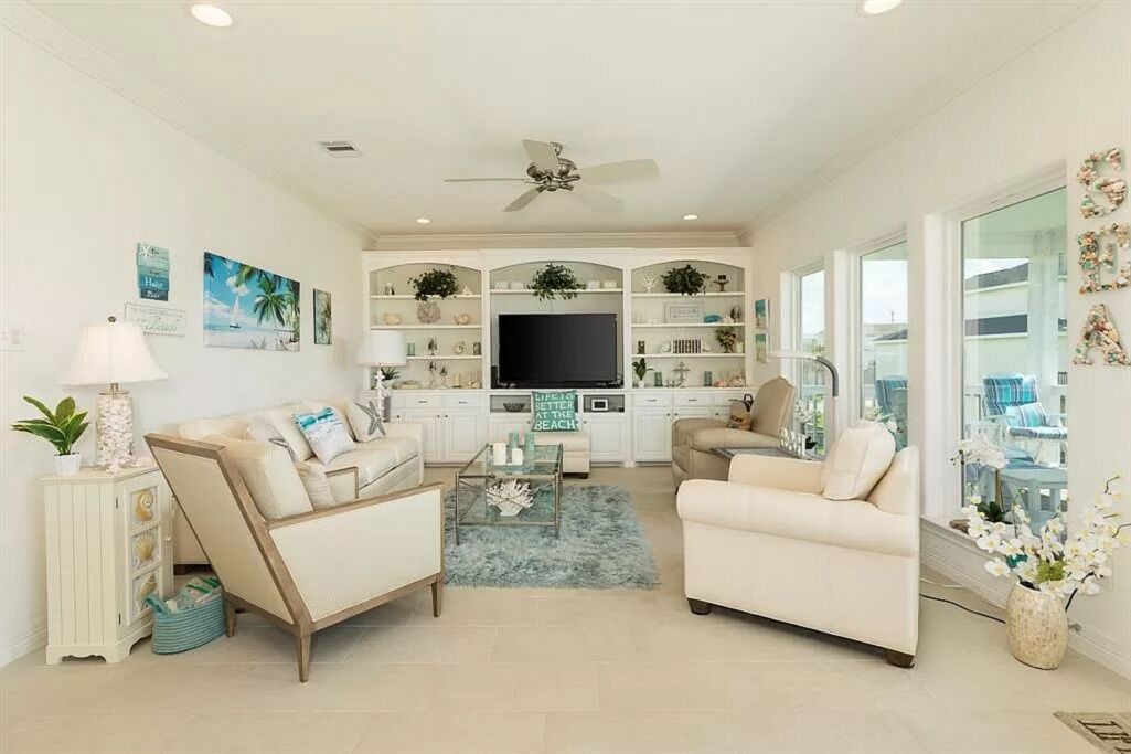 Photo of Livingroom in Pointe San Luis