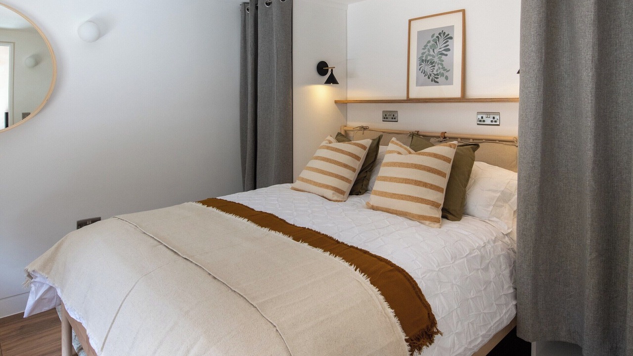 Photo of Others in Etchinghill