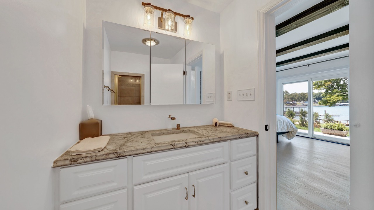 Photo of Bathroom in Union Hall