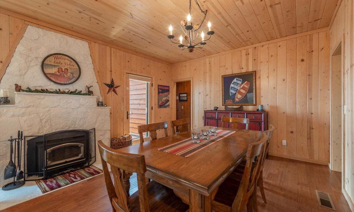 Photo of Livingroom in Cedar Flat