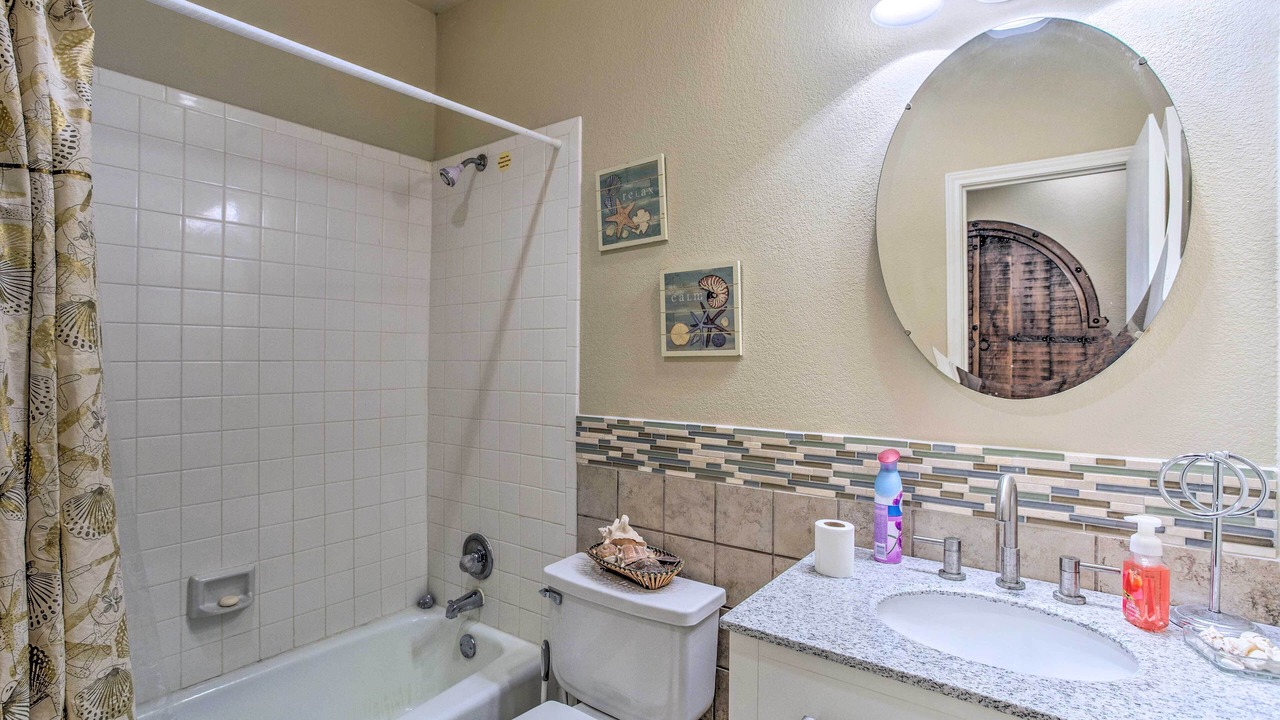 Photo of Bathroom in Pottsboro