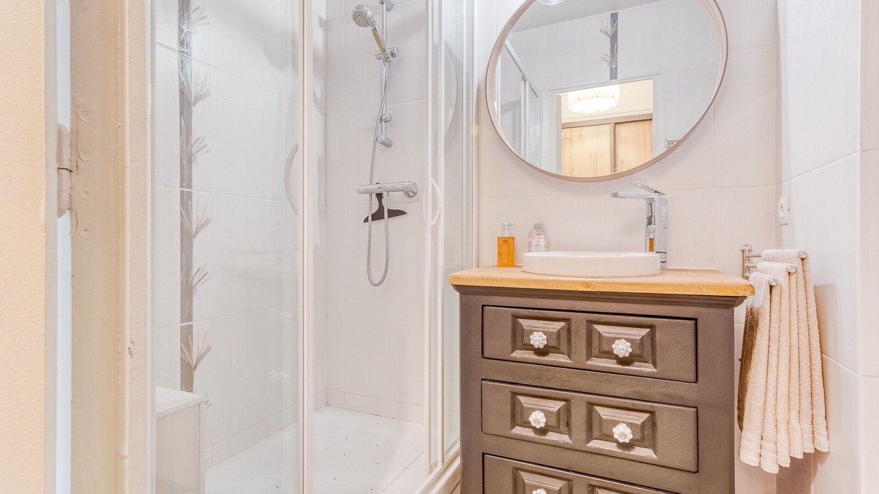 Photo of Bathroom in Courseulles-sur-Mer