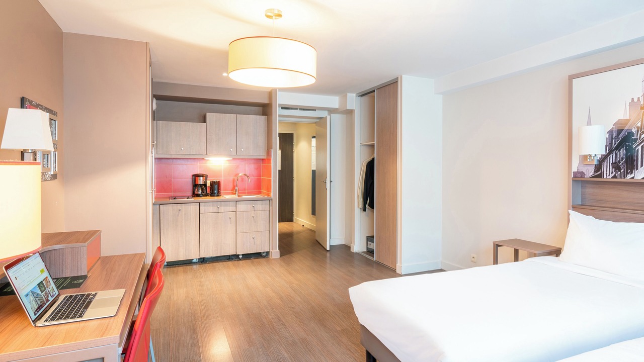 Photo of Bedroom in Caen City Centre
