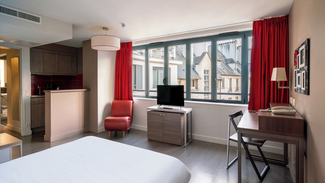 Photo of Bedroom in Caen City Centre