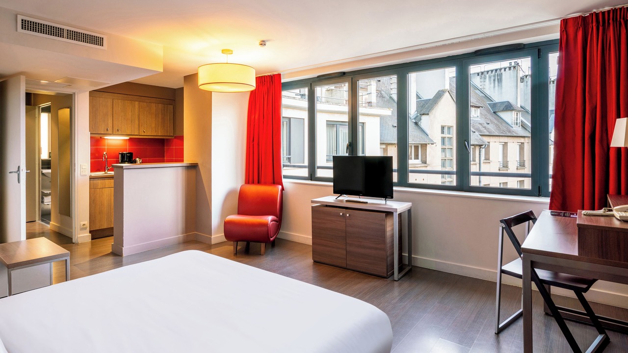 Photo of Bedroom in Caen City Centre