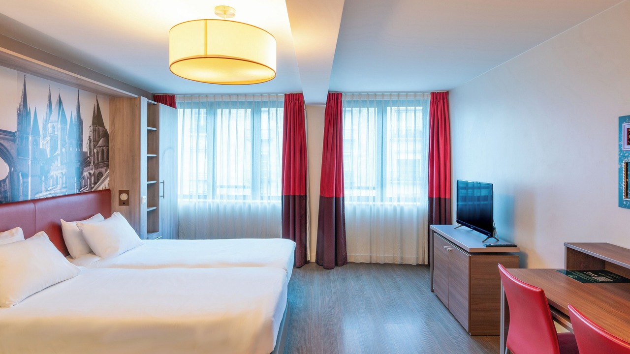 Photo of Bedroom in Caen City Centre