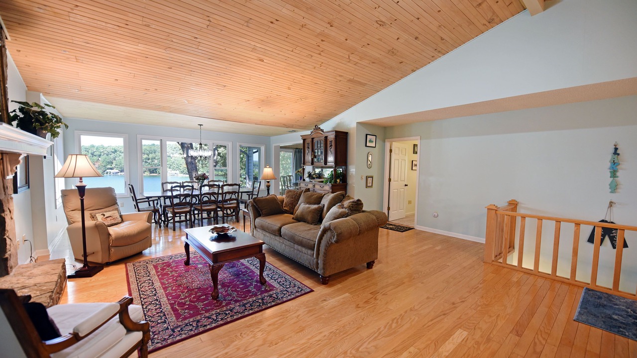Photo of Livingroom in Blairsville