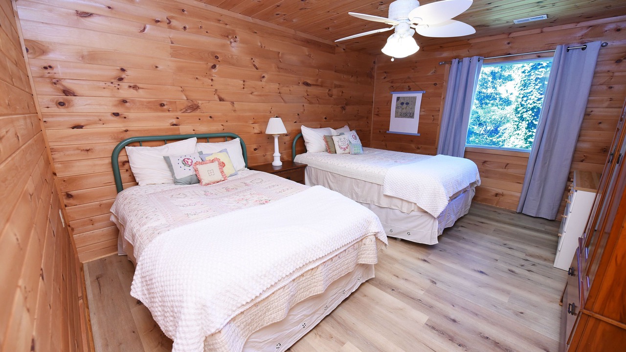 Photo of Bedroom in Blairsville