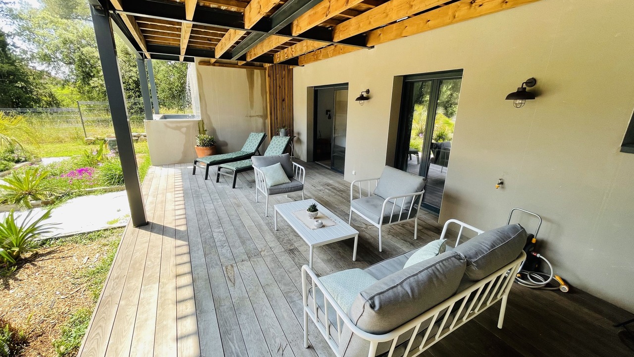 Photo of Patio Balcony in Saint-Clement-de-Riviere