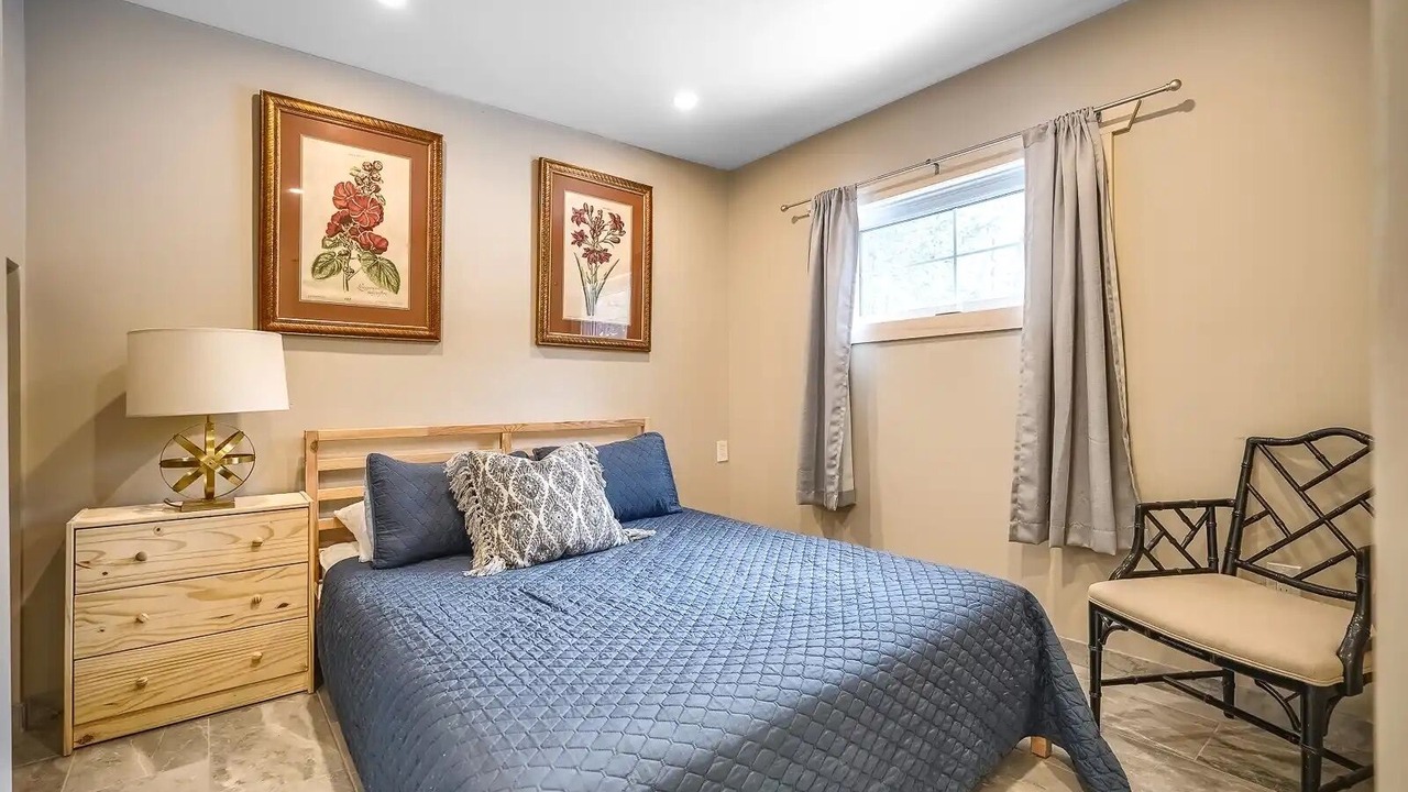 Photo of Bedroom in Utterson