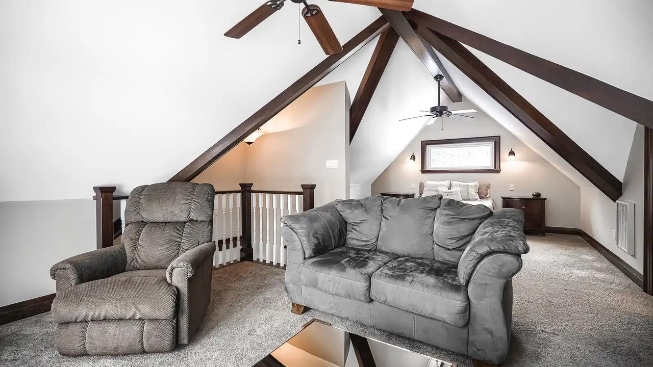 Photo of Livingroom in Utterson