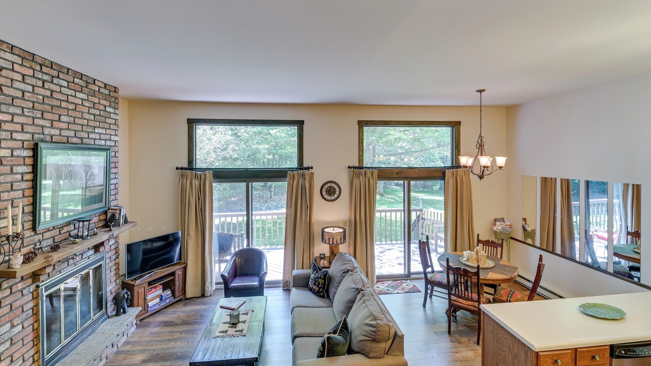 Photo of Livingroom in Hensonville