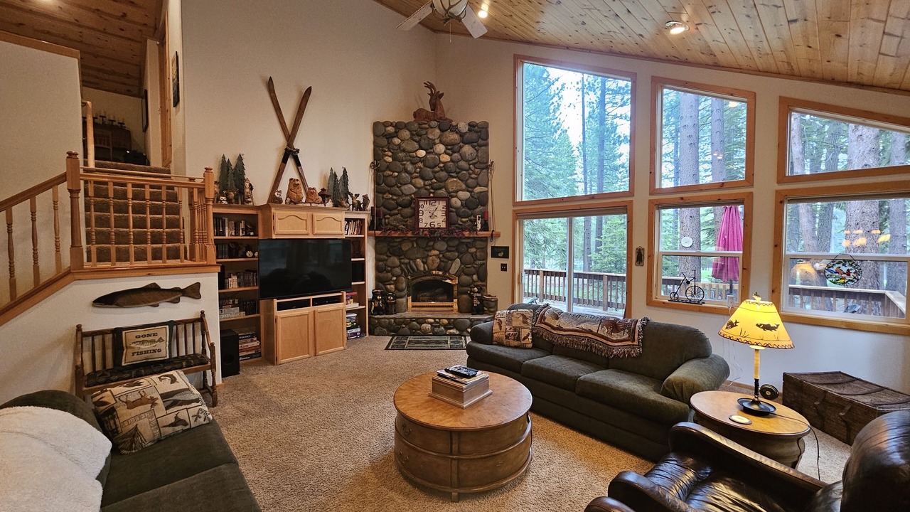 Photo of Livingroom in Truckee