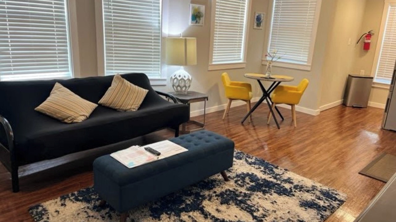 Photo of Livingroom in Mahncke Park