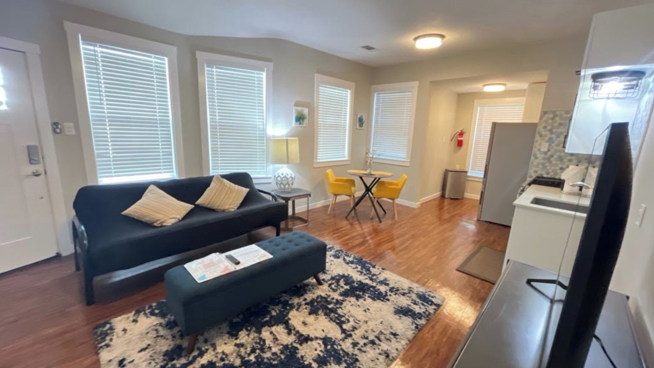 Photo of Livingroom in Mahncke Park