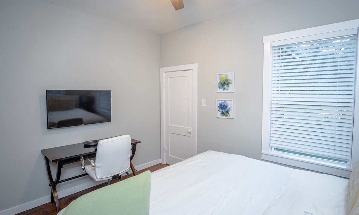 Photo of Bedroom in Mahncke Park