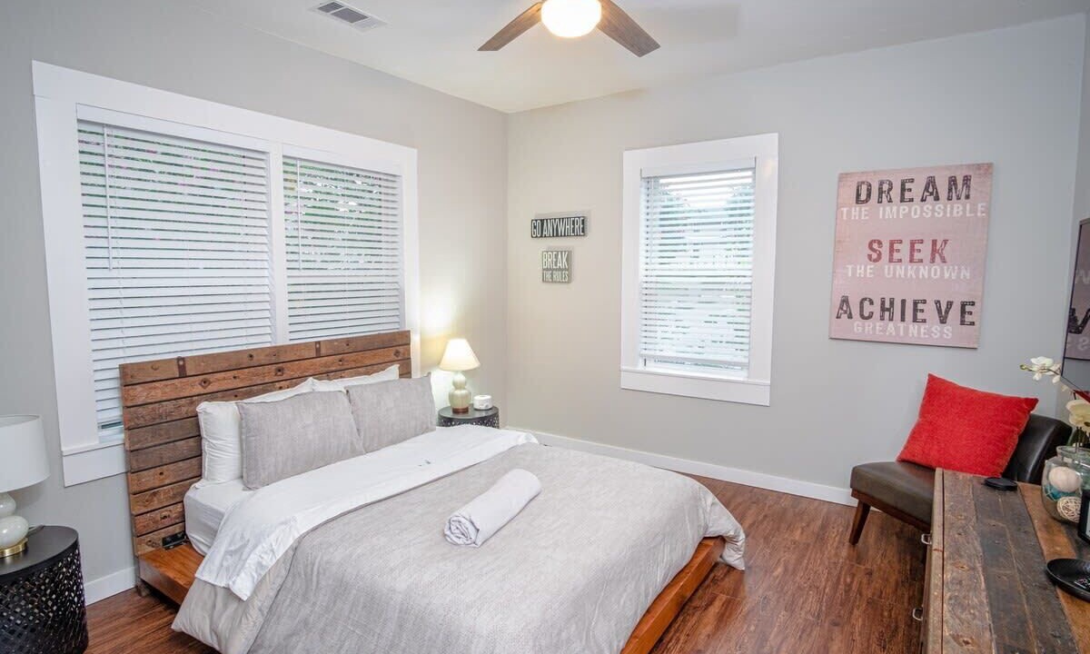 Photo of Bedroom in Mahncke Park