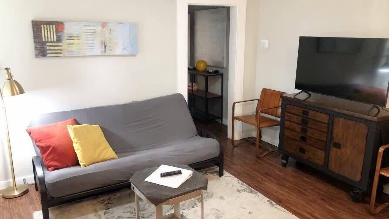 Photo of Livingroom in Mahncke Park