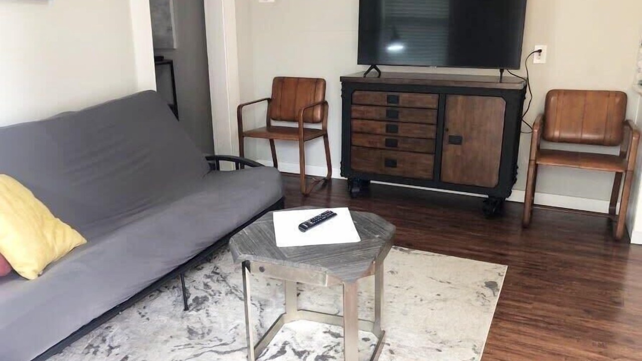 Photo of Livingroom in Mahncke Park