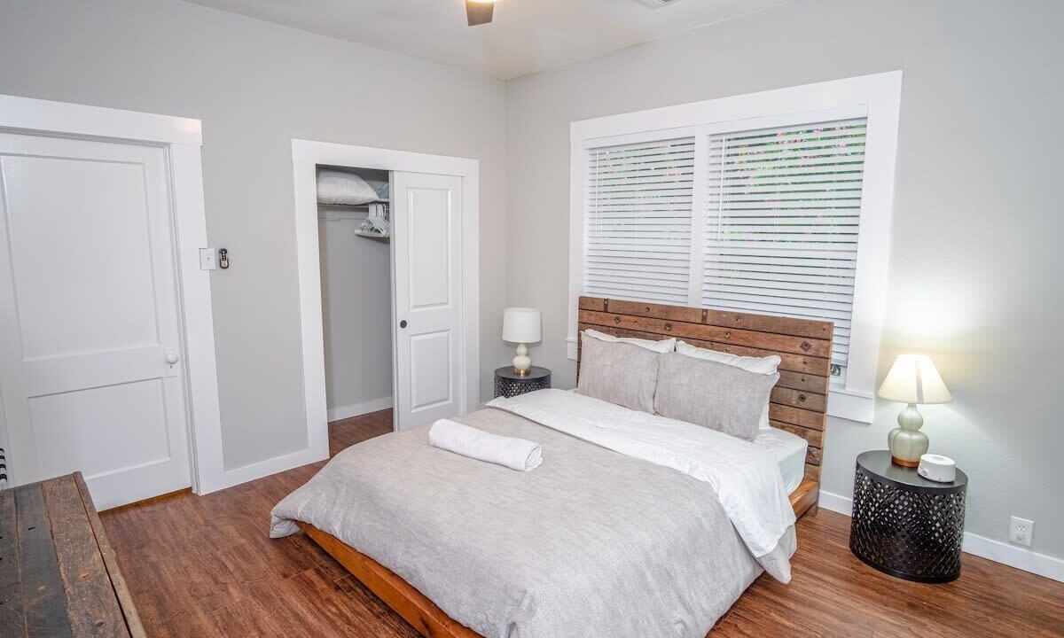 Photo of Bedroom in Mahncke Park