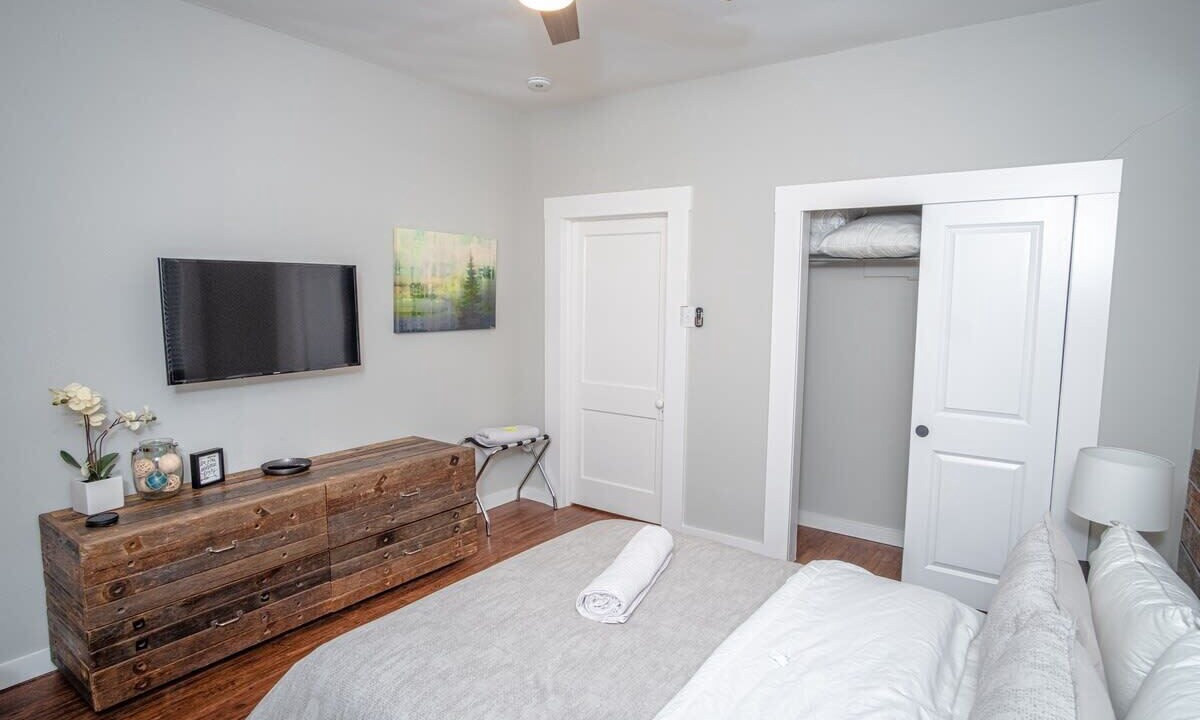 Photo of Bedroom in Mahncke Park